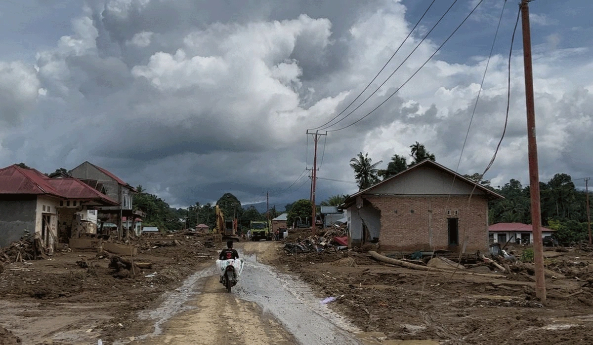 Belasan Hari Mengungsi, Ribuan Warga Sumatera Kekurangan Pangan dan Air