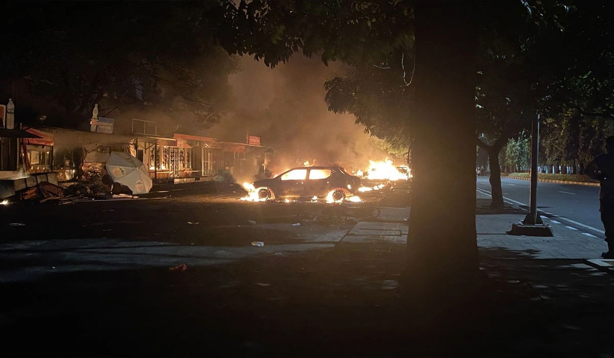 Amukan Massa yang Memanas